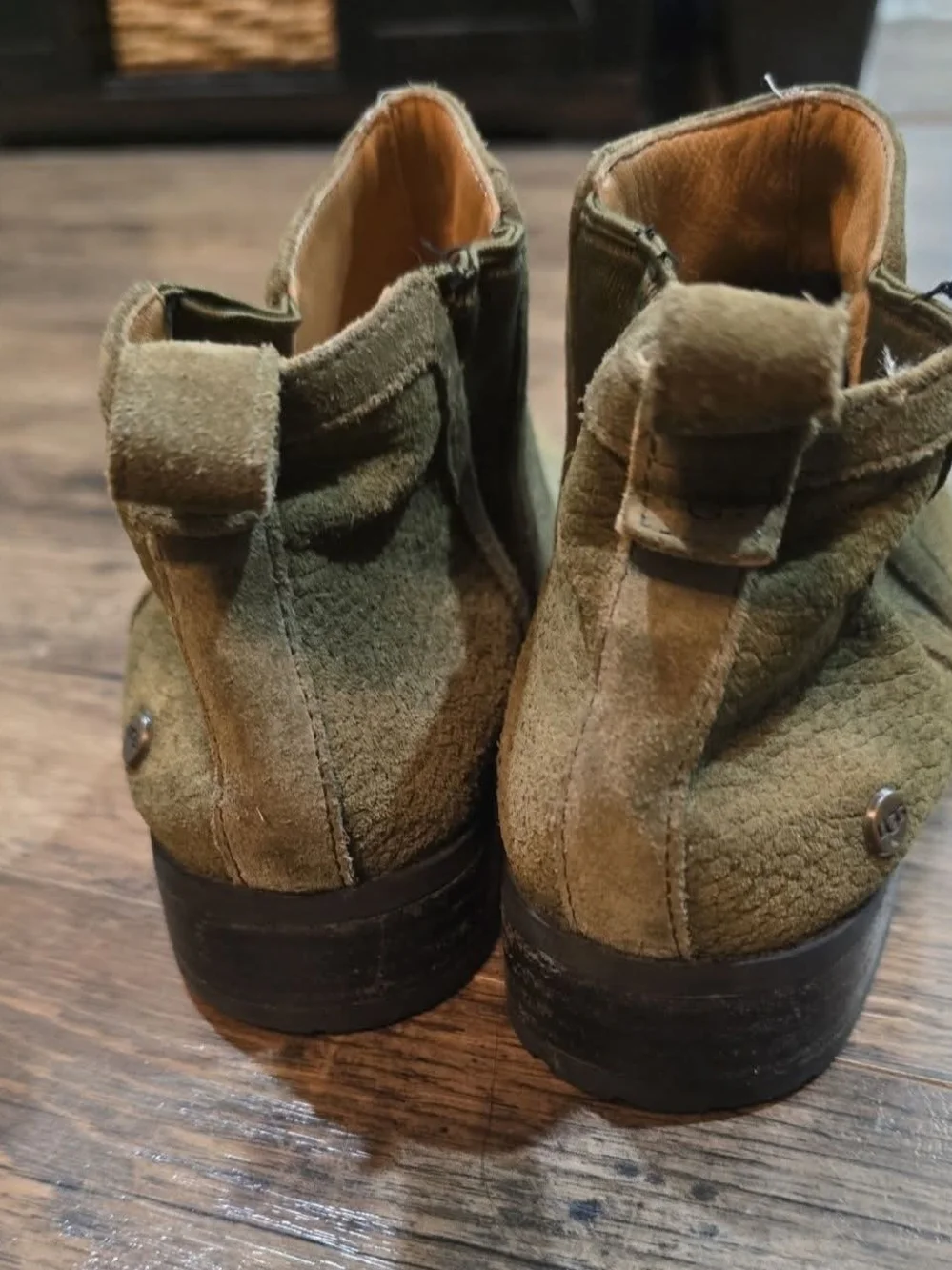 UGG Olive Suede Chukka Boots for Women Sz 6